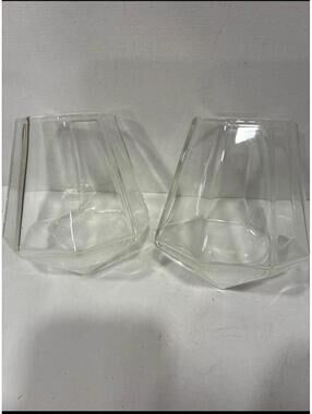 set of 2 diamond-shaped whiskey glasses